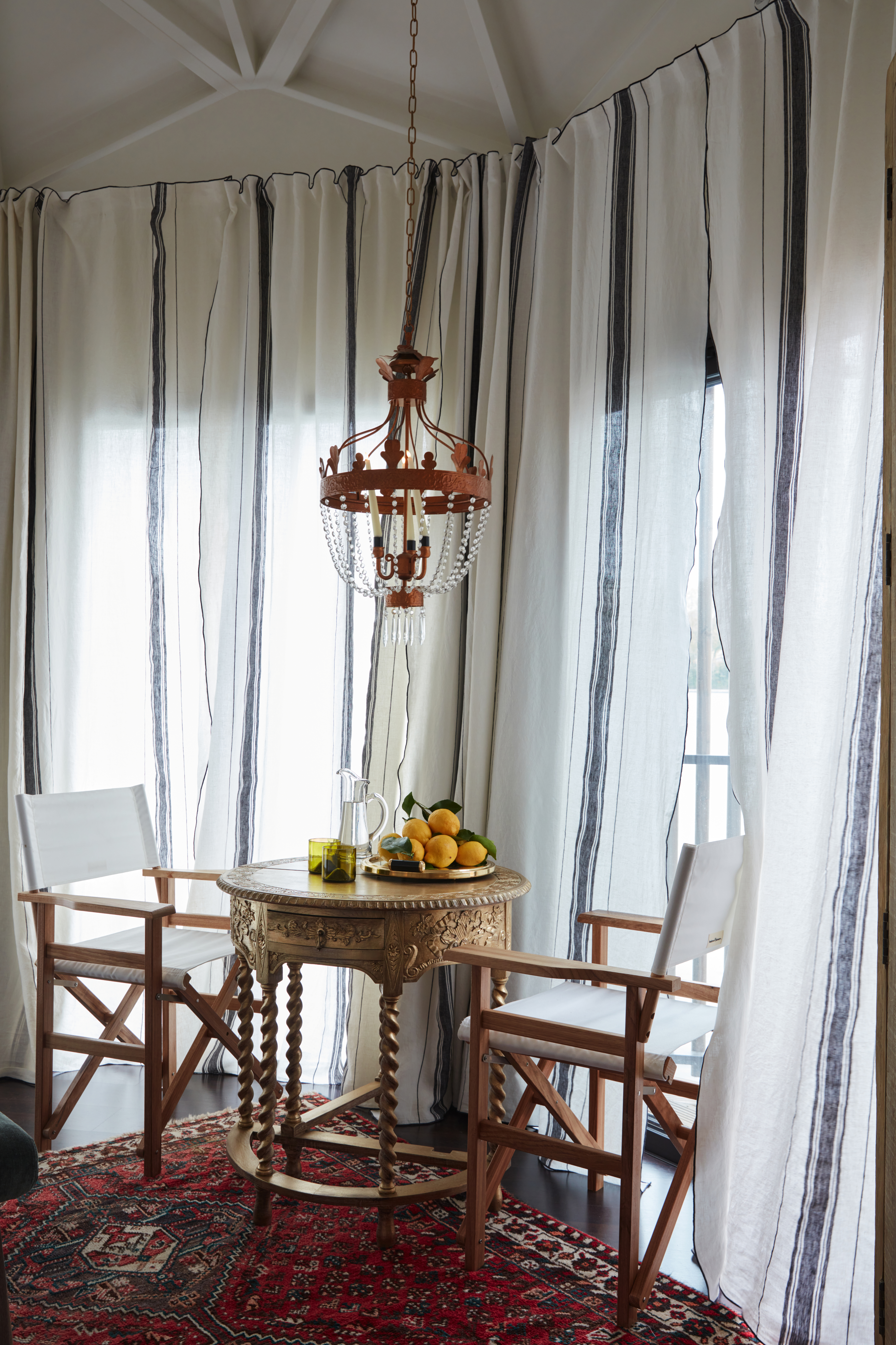 Lodge flottant Chateau de Brindos ©Gaelle Le Boulicaut