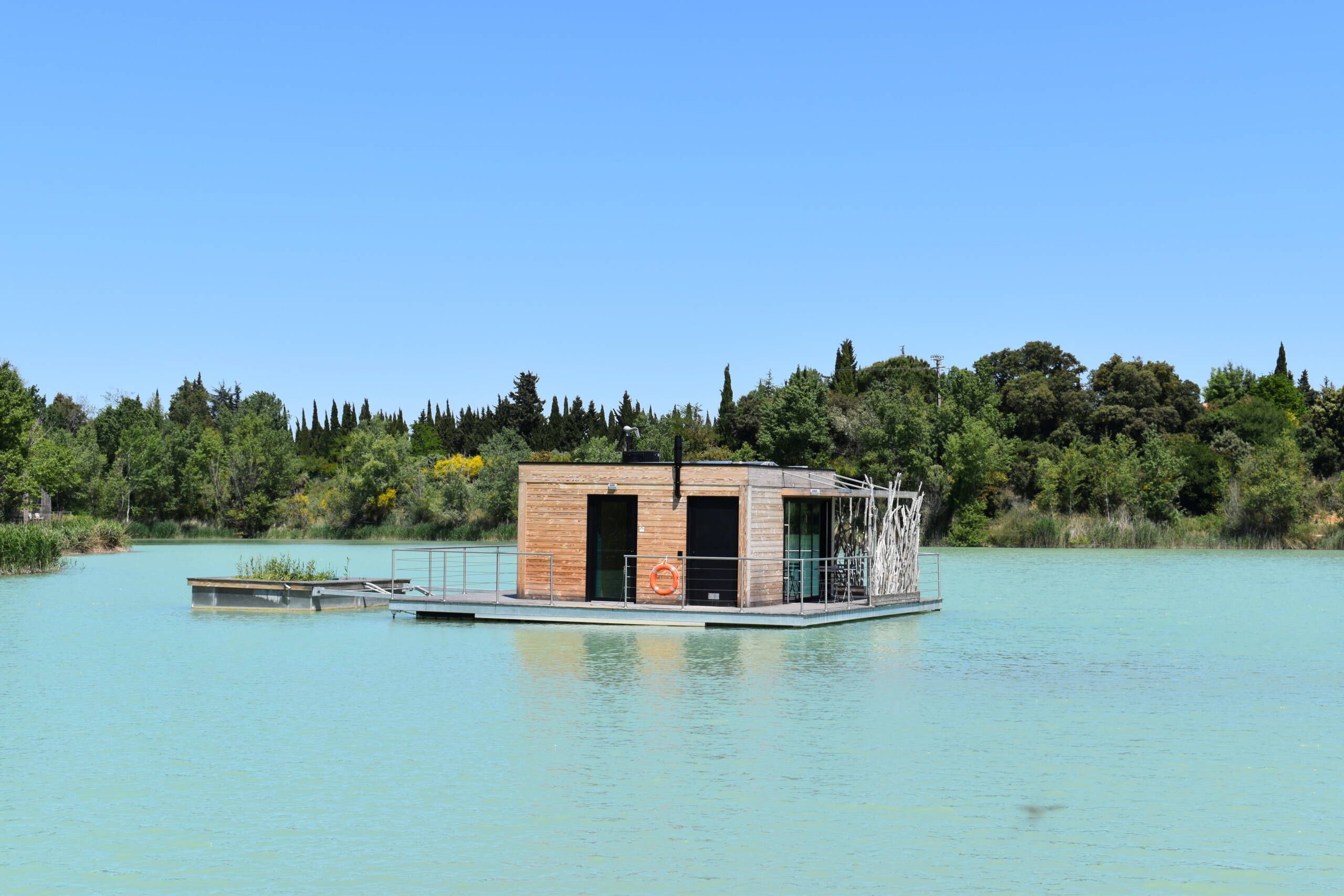 Extérieur - vue lac - Cabanes Utopie - Cabanes des grands cépages ©HerveHote