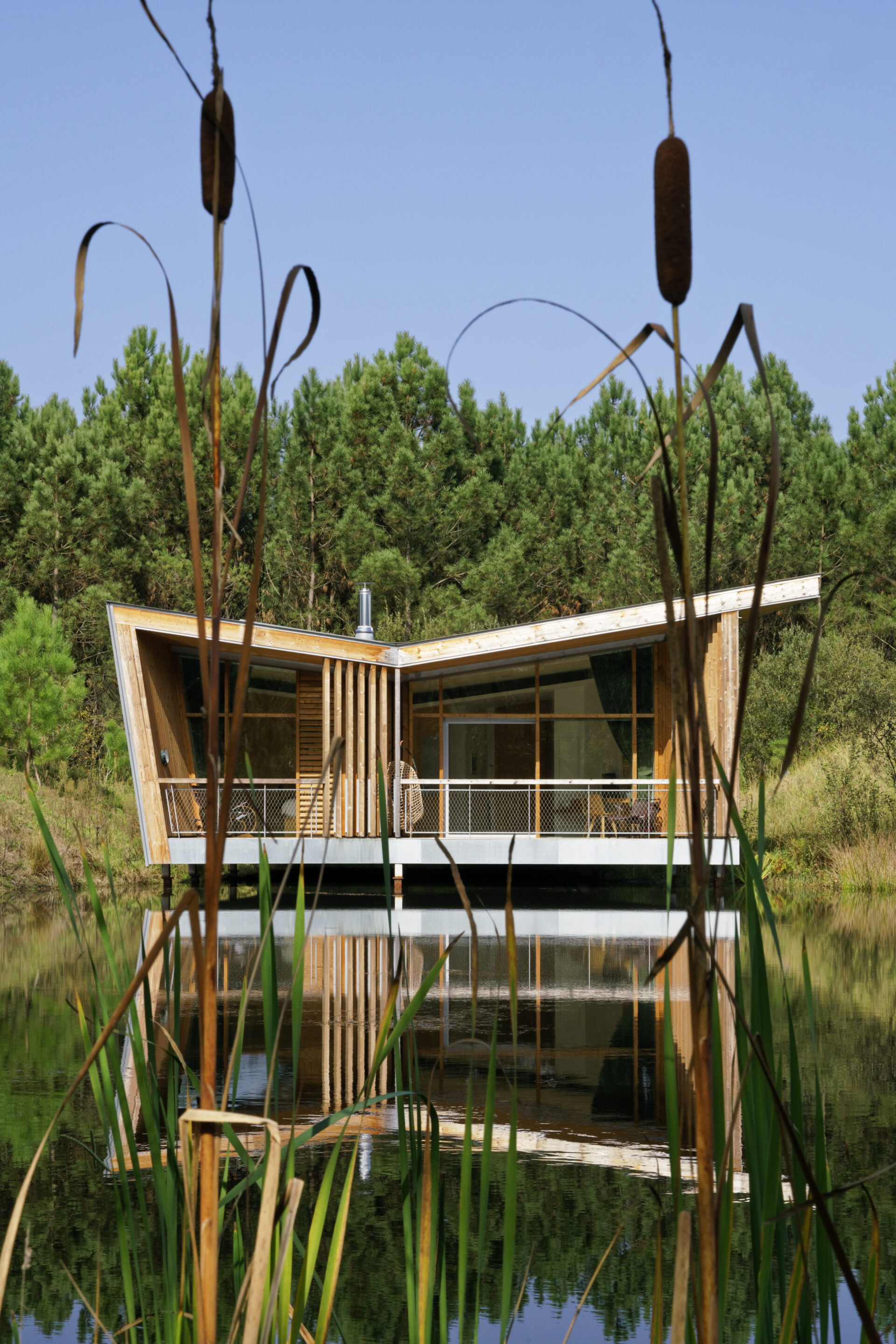 Exterior view of a stilt house in Les Echasses