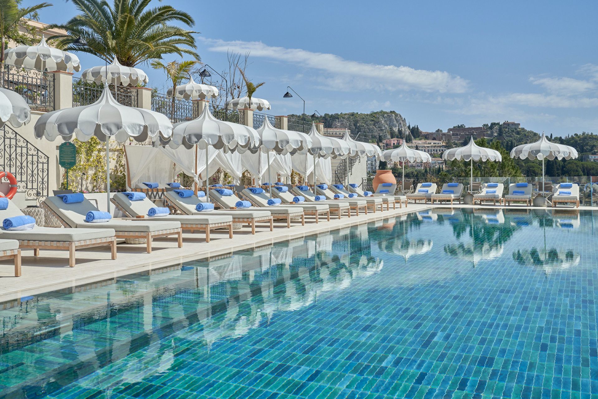 Piscine hôtel Four Seasons San Domenico Palace, en Sicile @DR