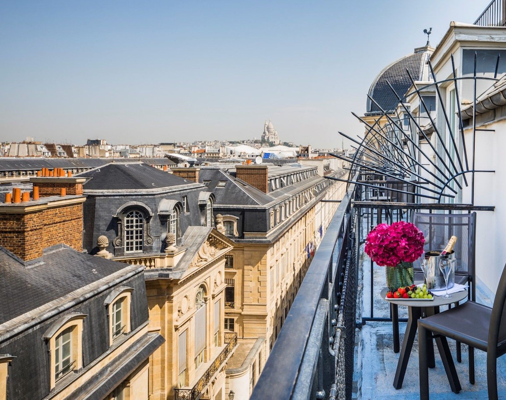 Le Grand Hôtel du Palais Royal terrasse @DR