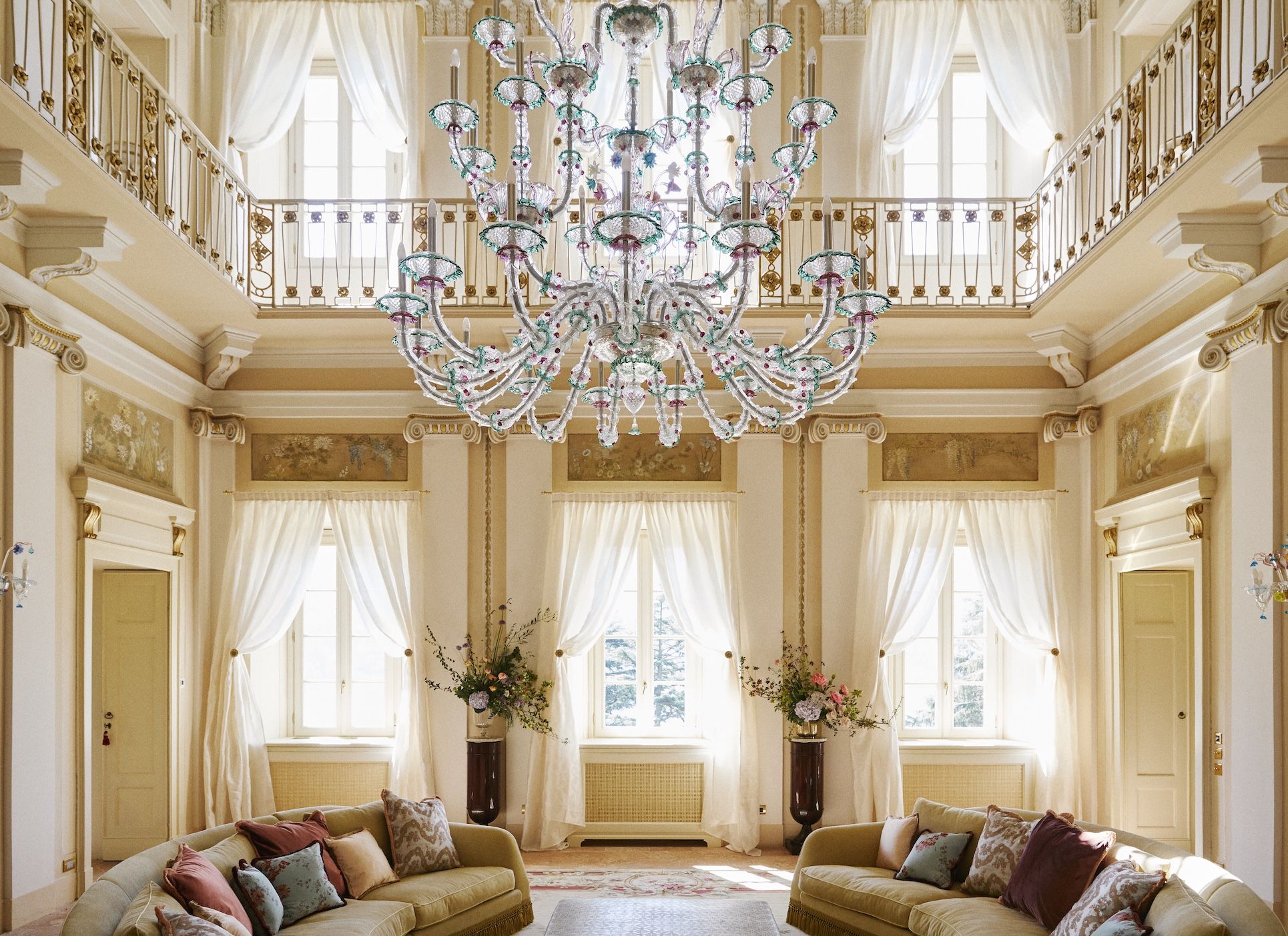 Suite Bellini in the Villa with lake view Sala della Musica lounge area