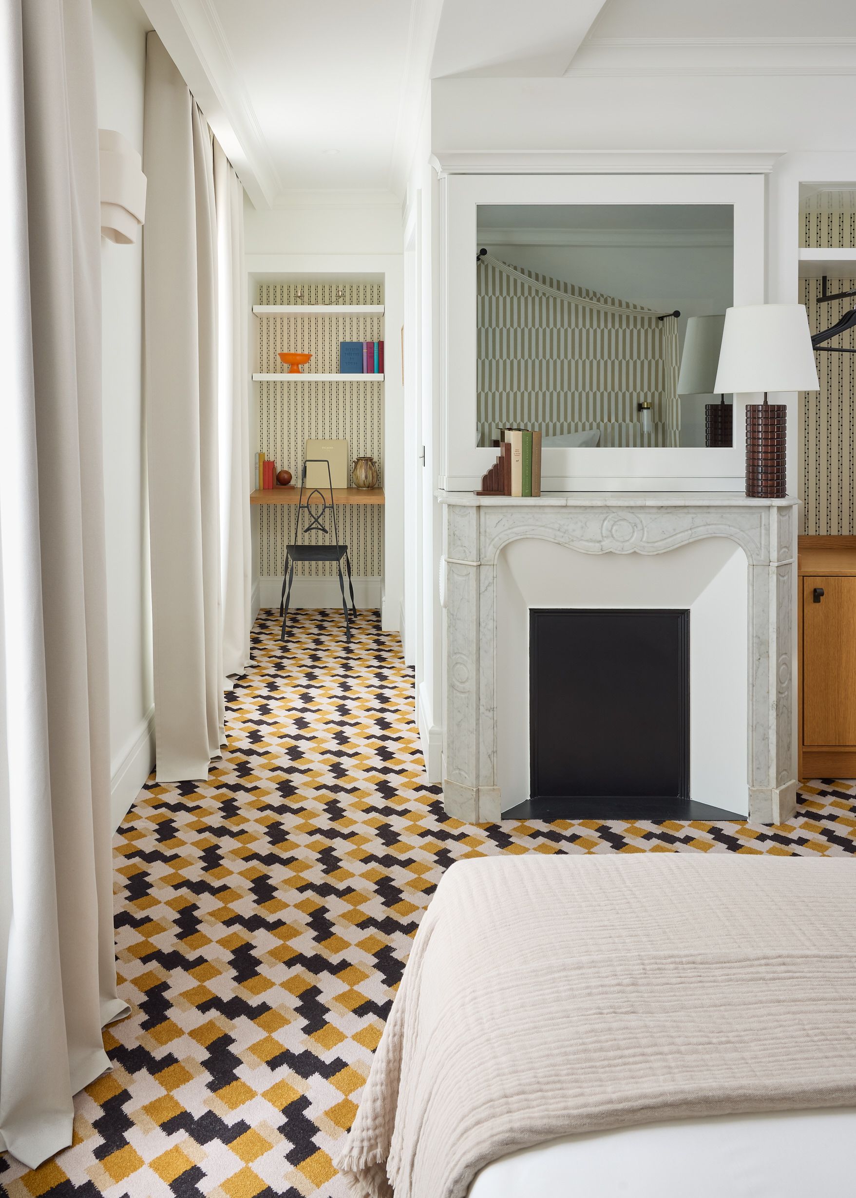 une décorations soignée pour les chambres de de l'Hôtel Noucha à Paris © Narophoto