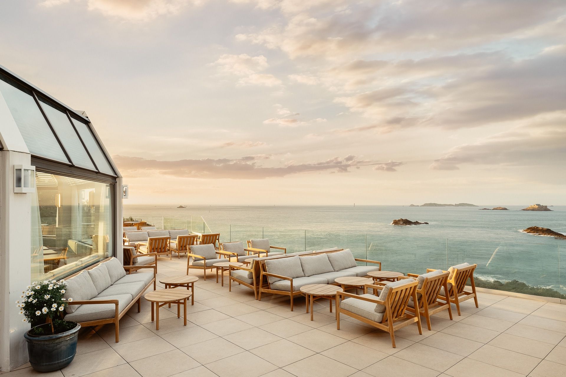 EMERIA Dinard Hôtel Thalasso & Spa- la terrasse © Adrien Ozouf