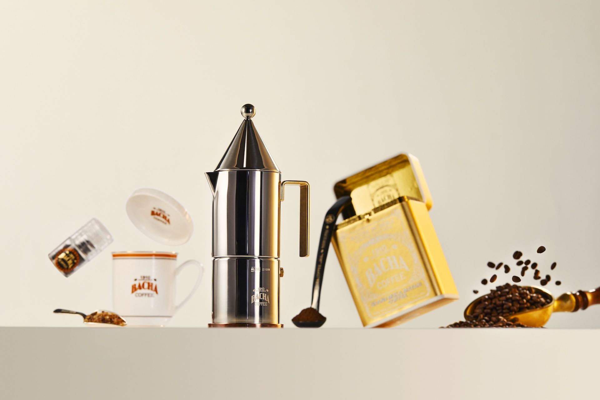 l'art du café de Bacha Coffee avec Alessi La Conica - Champs-Élysées Flagship