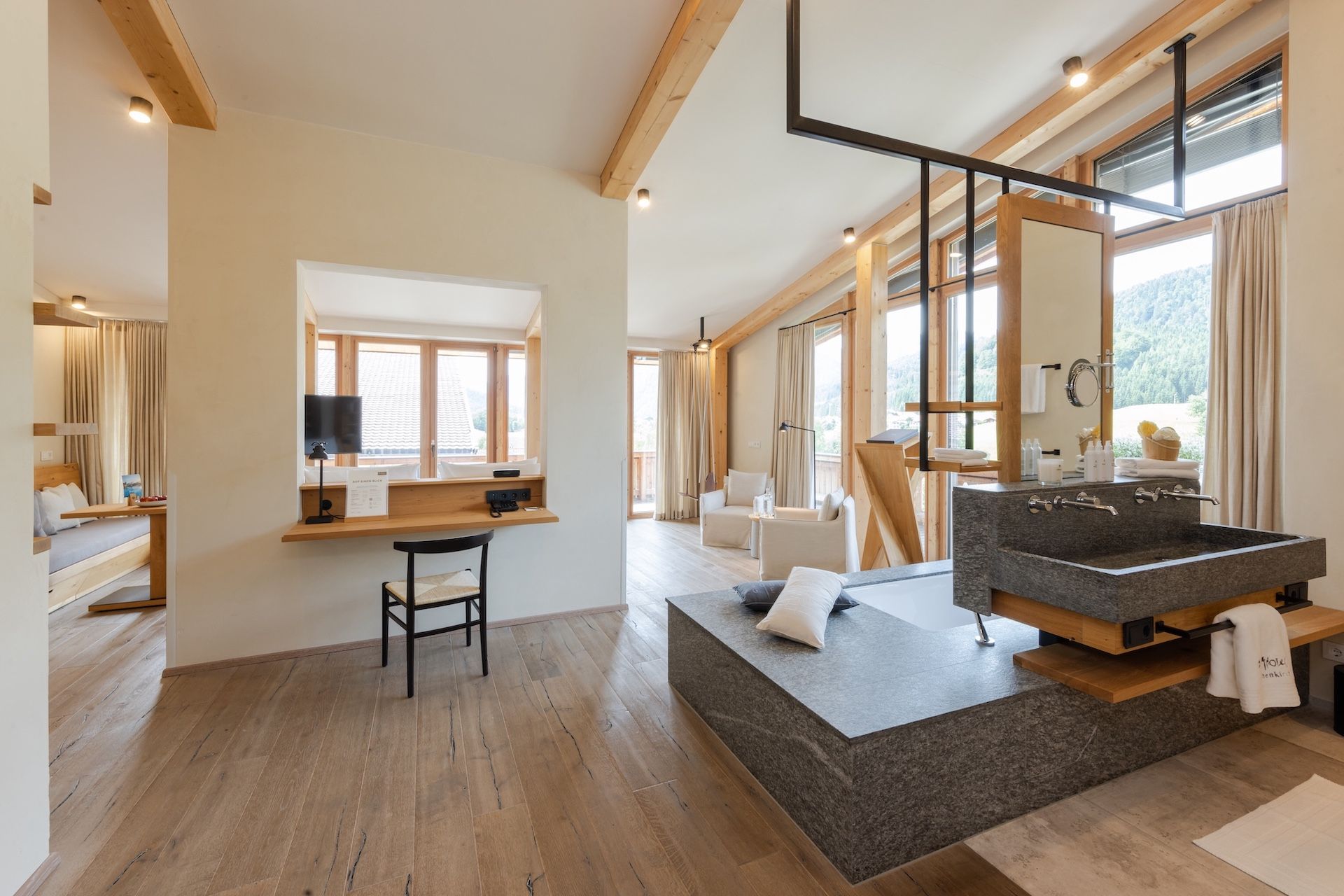 suite signature ©Posthotel_Achenkirch