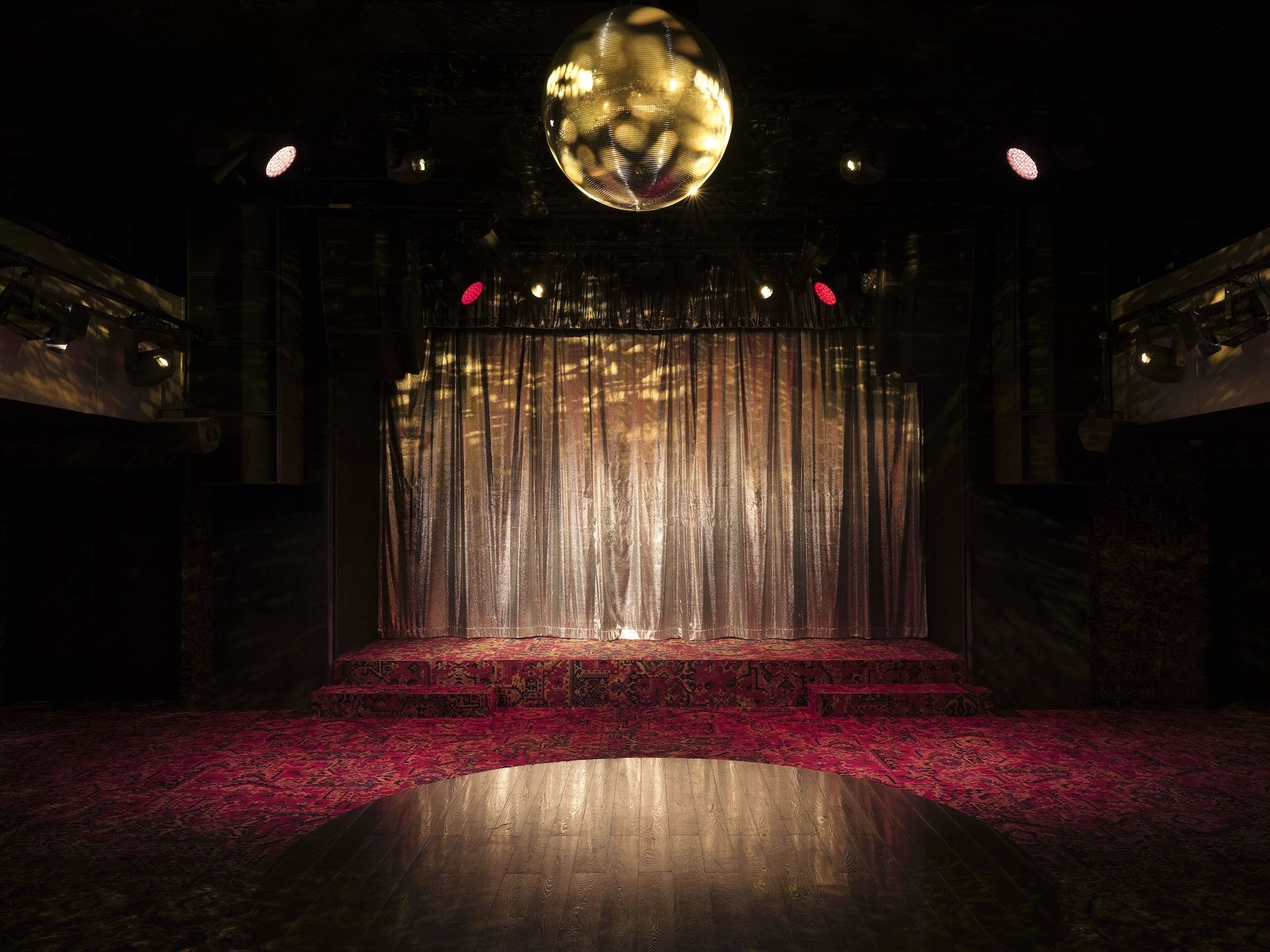 Le club- Bus Palladium © Matthieu Salvaing