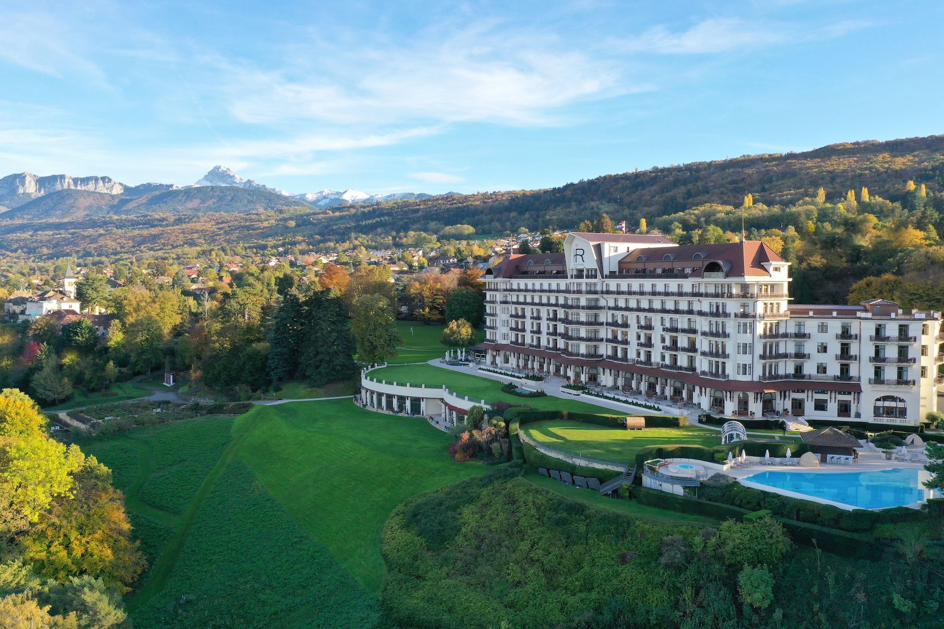 Hôtel Royal, un palace à Evian les Bains © Edouard Guibaud