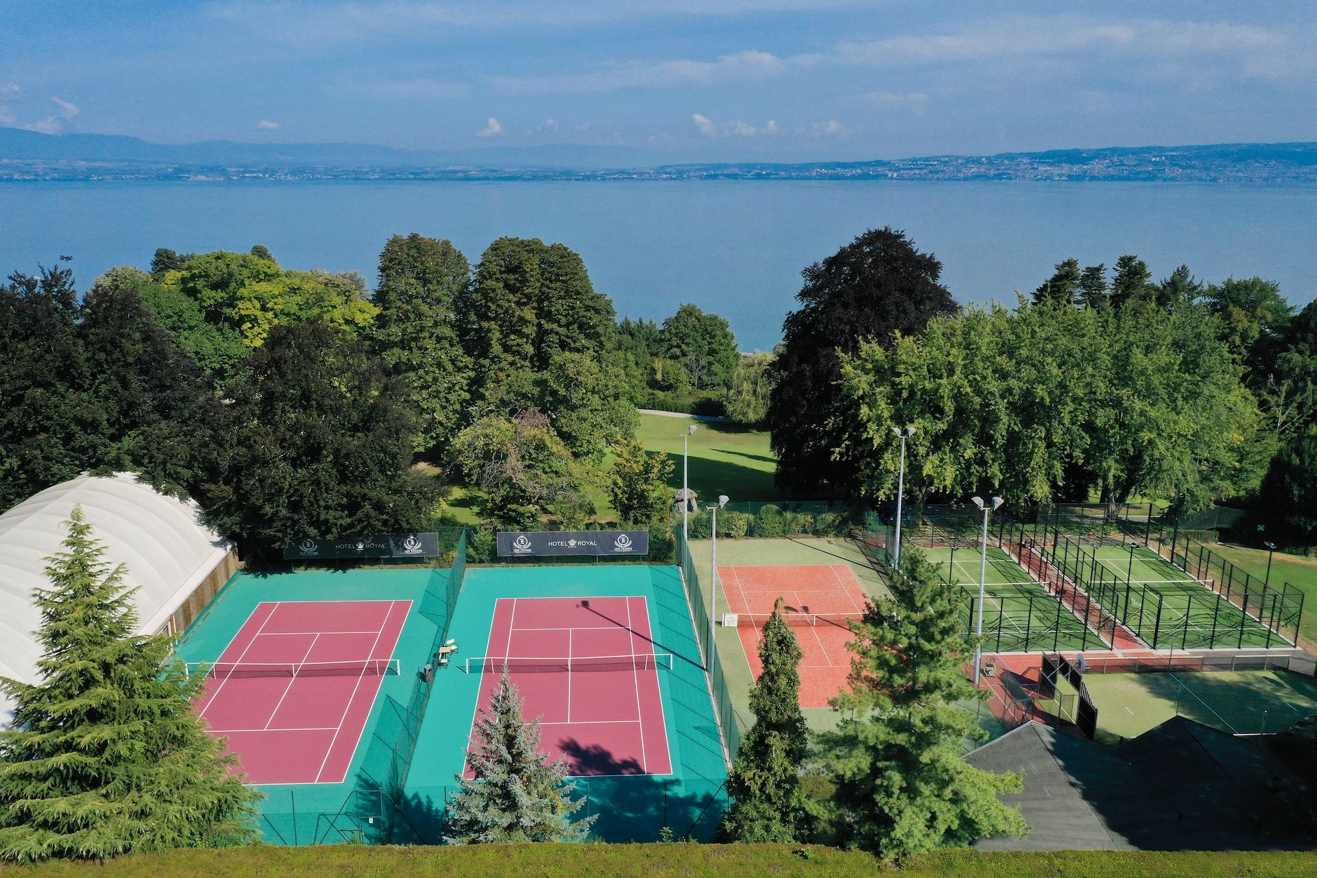 HOTEL ROYAL_tennis © Edouard Guibaud