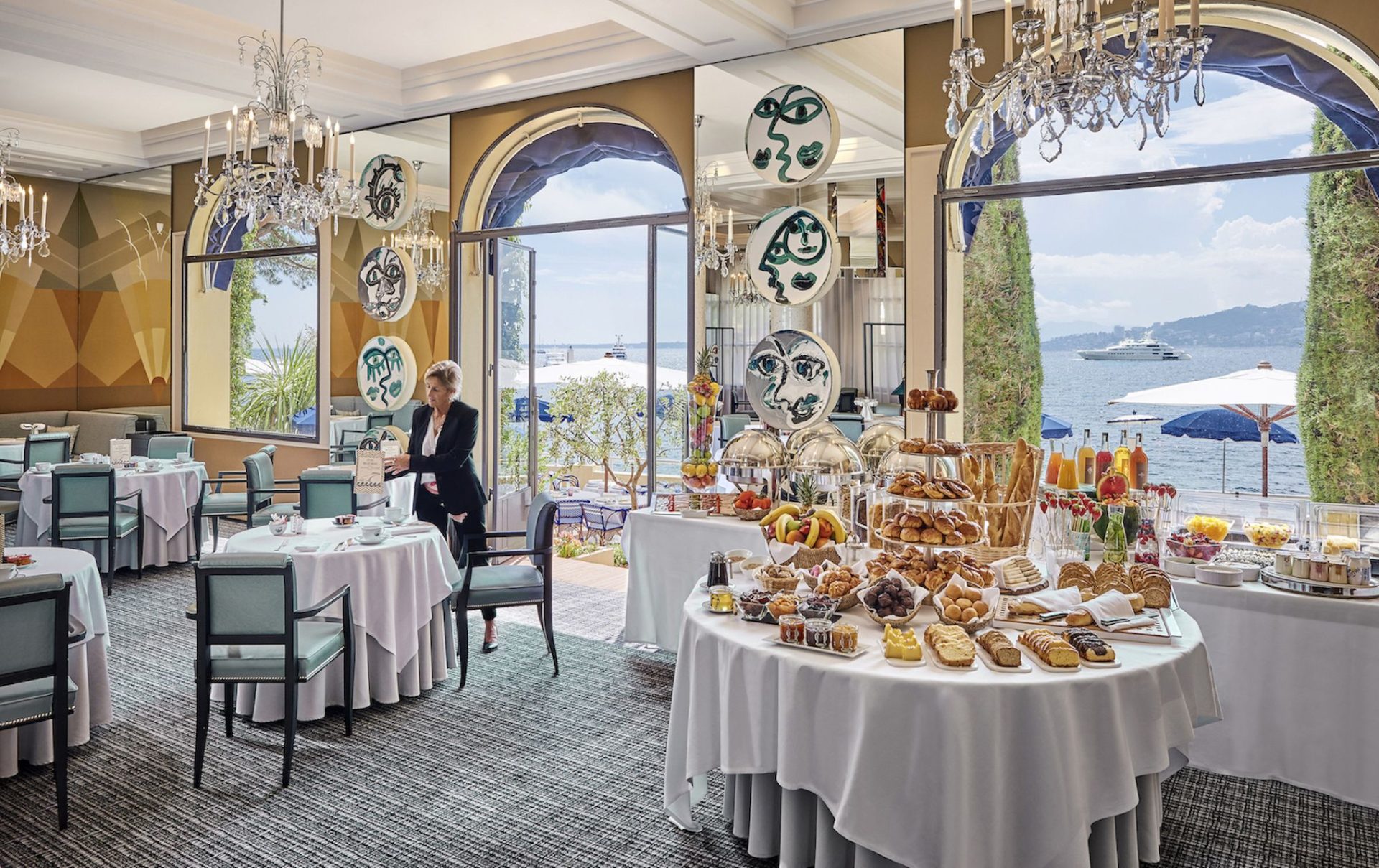 Petit-déjeuner au restaurant La passagère de l'hôtel Belles Rives DR