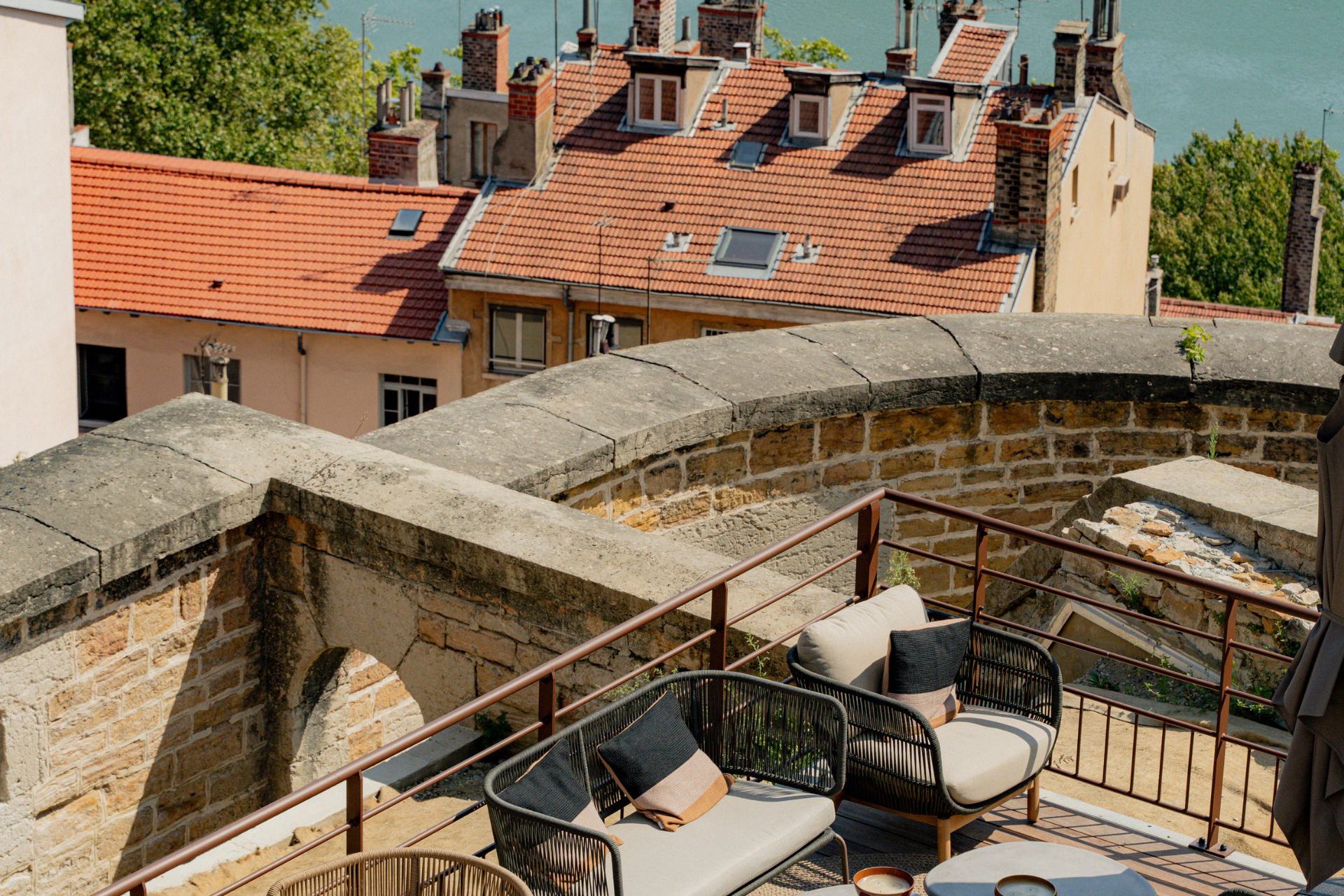 Fort Saint Laurent terrace @Jeanne Perrotte