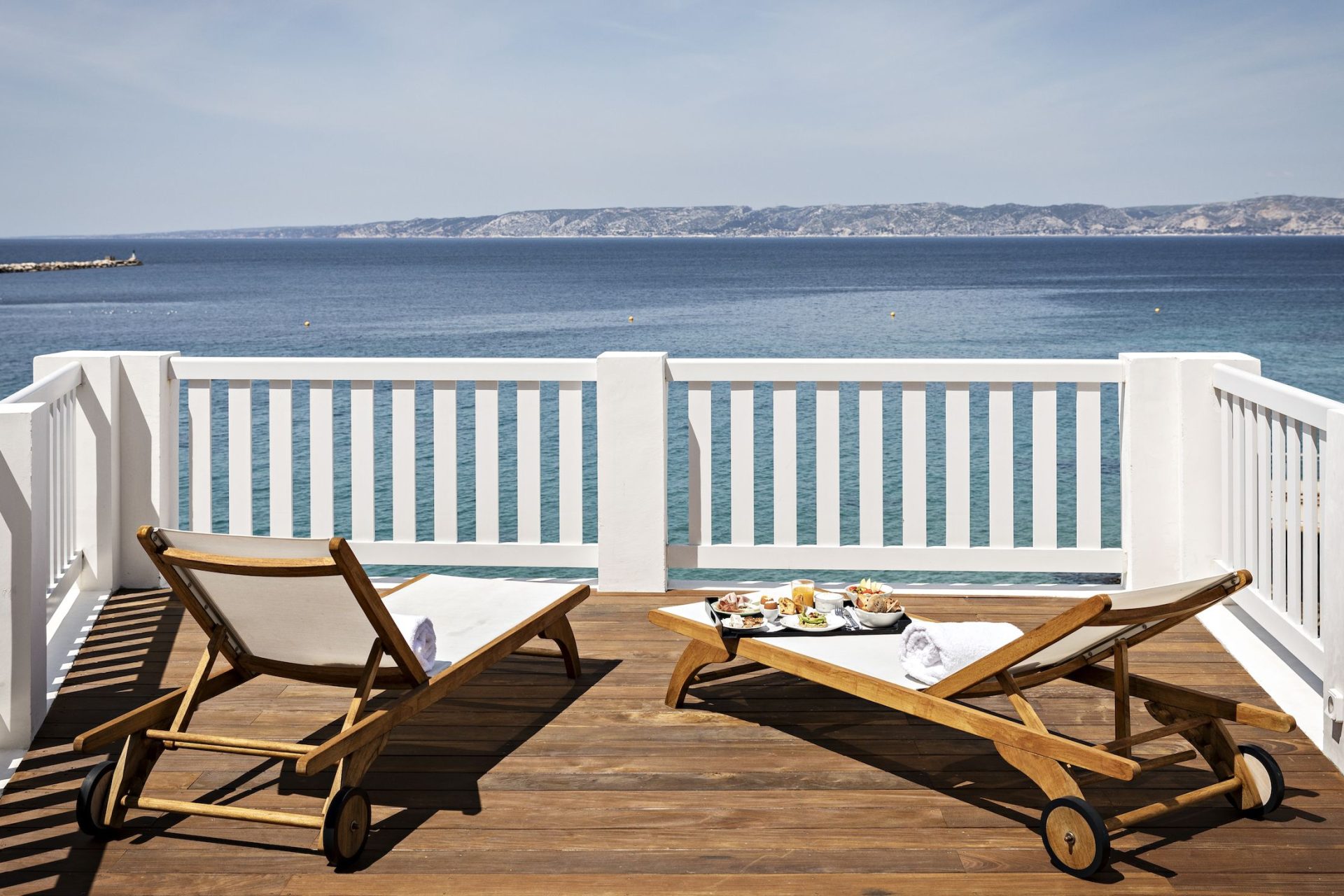 Transat sur la terrasse de l'hôtel Bords de Mer @Yann Deret