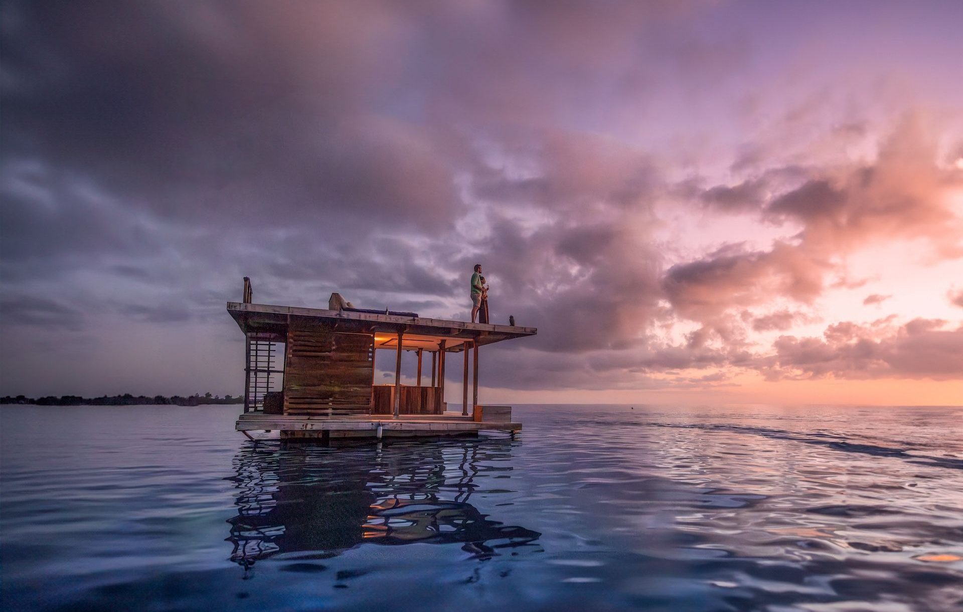 Chambre vue de l'exterieur Manta Resort - Sharon SUnrise UnderwaterRoom - scaled DR