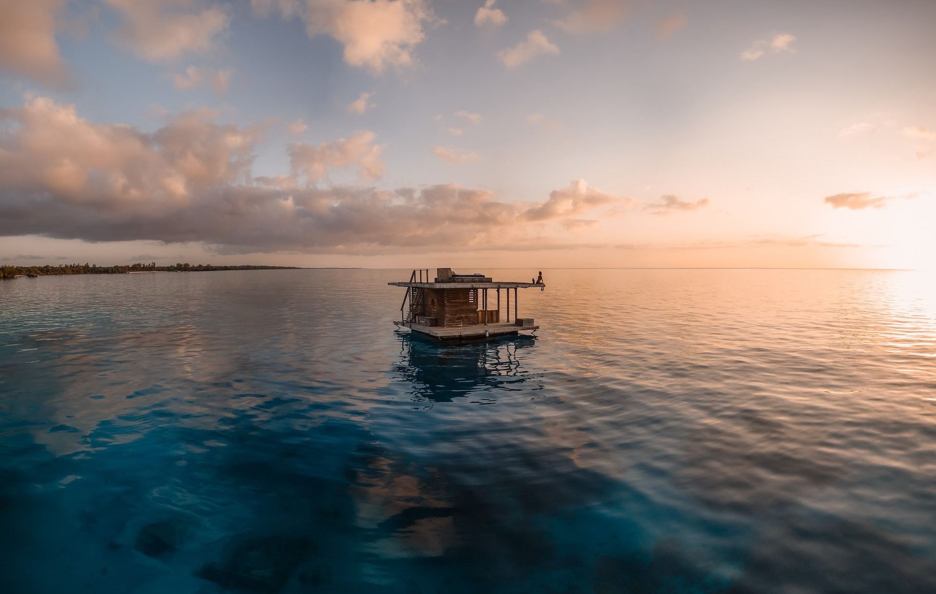 Chambre vue de l'exterieur Manta Resort - Sharon SUnrise UnderwaterRoom - scaled DR