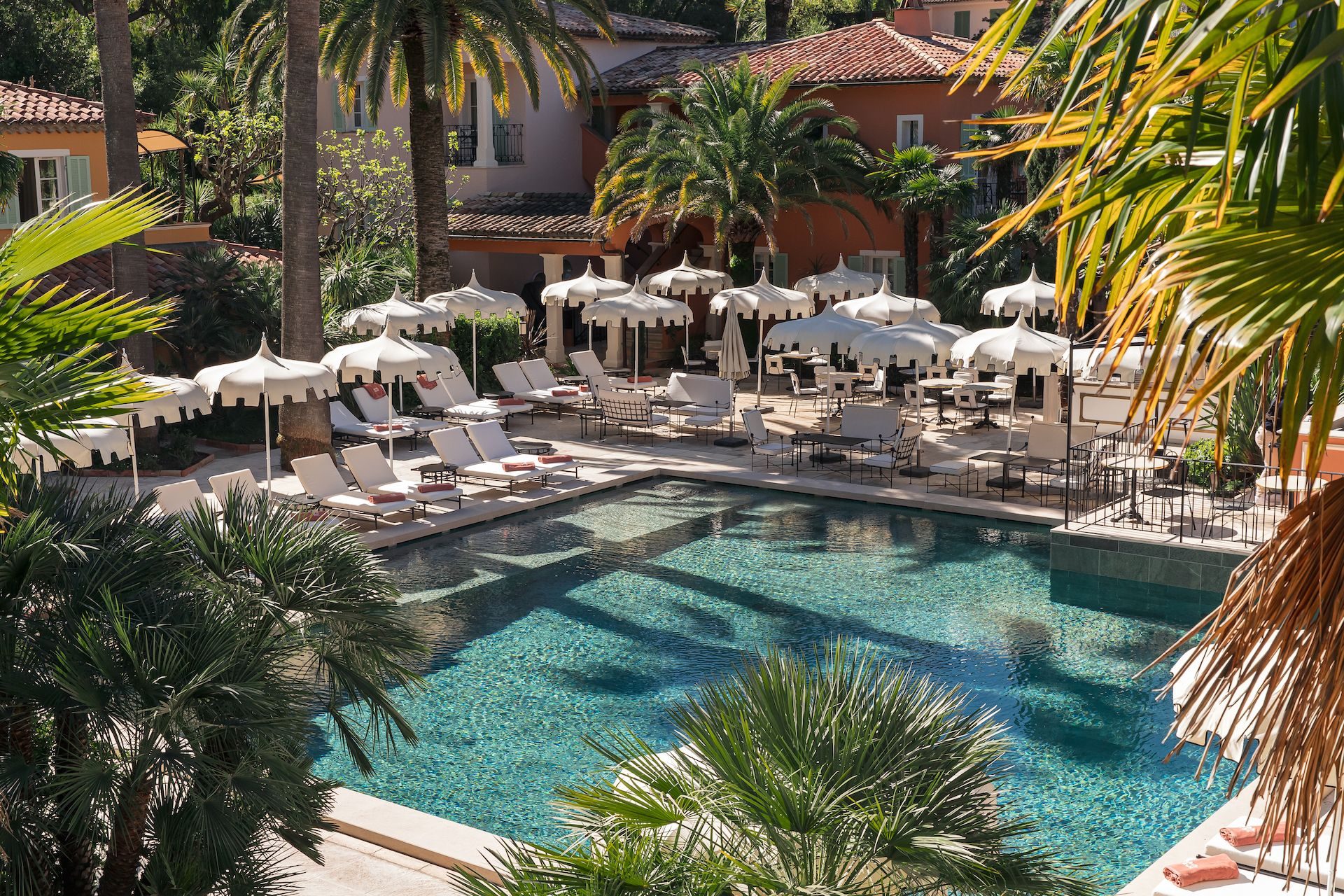 Autour de la piscine, hôtel la Bastide de Saint Tropez @Marc de Delley