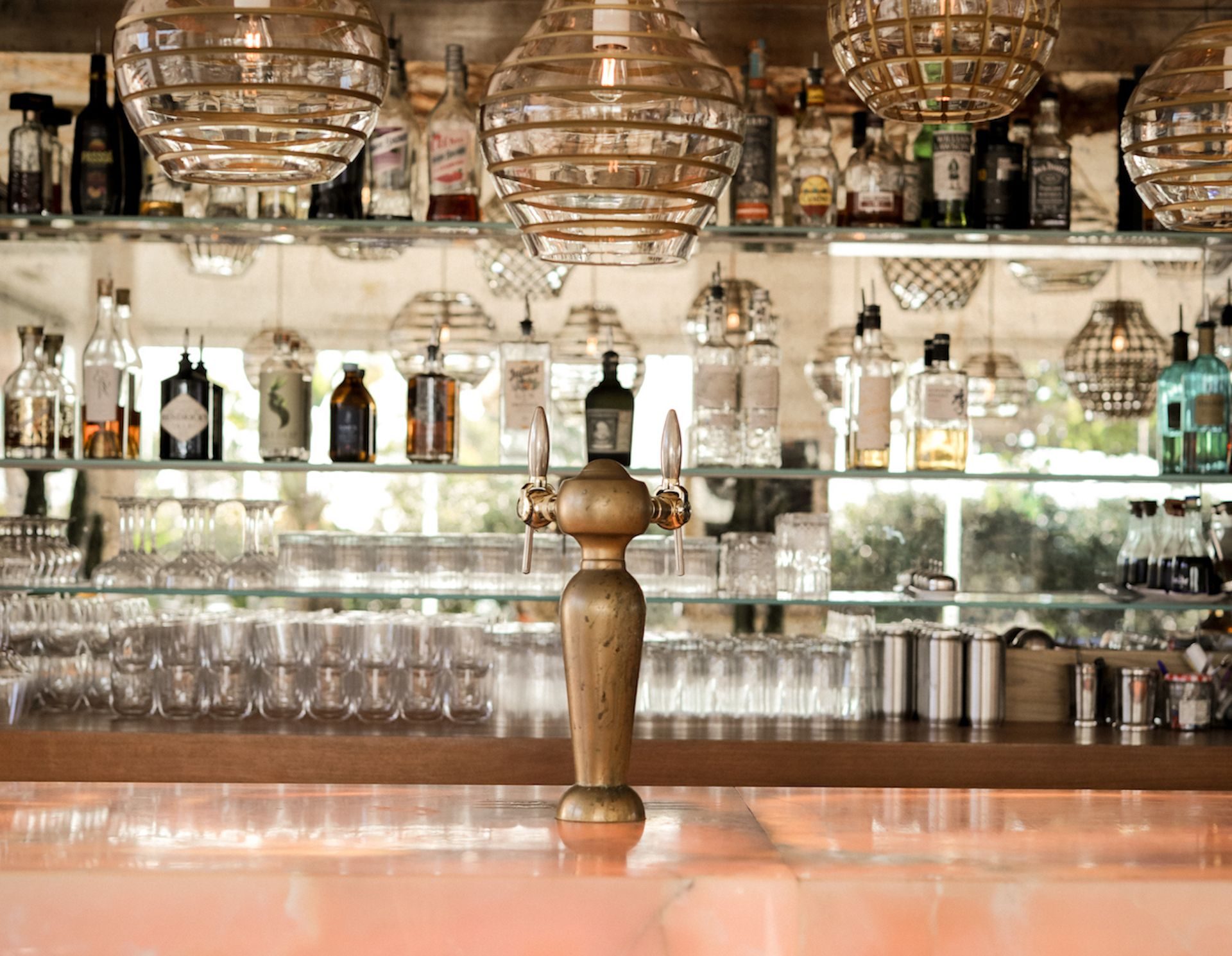 Bar de l'Hotel la Reine Jeanne @StephanieDavilma